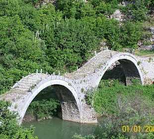Alte Steinbrücke bei Kípi