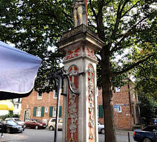 Der kleine Roland auf seiner Säule