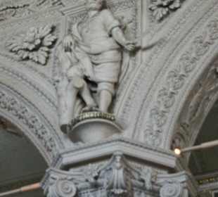 Ausschmückung der Pfeiler