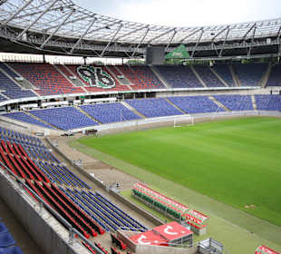 Blick vom Mittelrang der Osttribühne