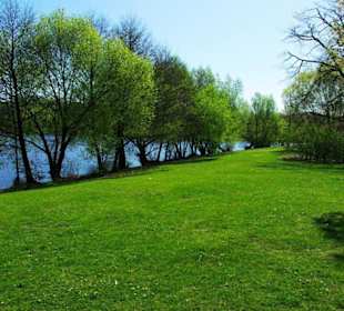 Der große Dutzenendteich Liegewiesen