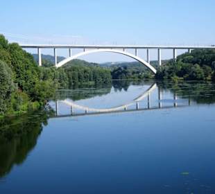 Der Froschgrundsee mit seiner großen Brücke