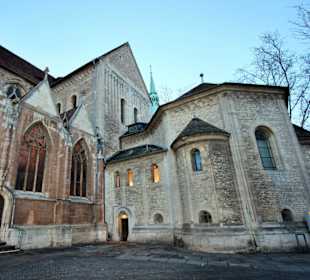 Außenansicht vom Domplatz
