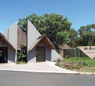 Flughafen Terminal vom Rollfeld 