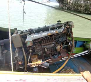 Longtailboot, als Antrieb dient ein LKW Motor