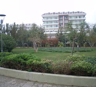 Strandpromenade vor Adalya Ocean Hotel