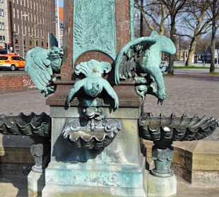 Ansichten des Gänseliesel-Brunnens