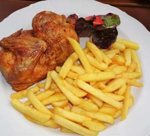 Grillhendl im Gasthof Zur schönen Aussicht