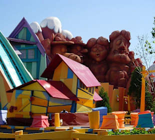 Bunte Wildwasserbahn