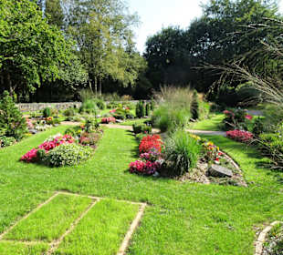 Rundgang über den Friedhof Friedenshügel