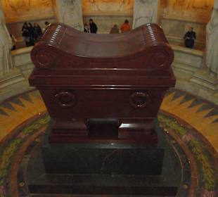 Napoleons riesiger Sarkophag