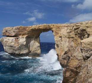 Das "Azure Window" bei starkem Wellengang
