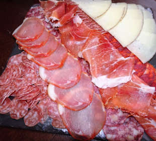 Apero-Platte im Restaurant La Treille