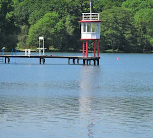 Badeaufsicht am Strandbad des Maschsees