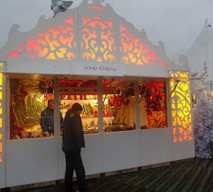 Viele Buden auf dem Gelände