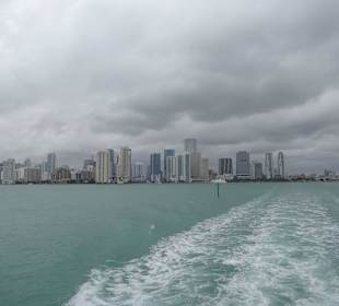 Skyline vom Wasser her