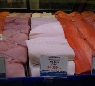 Auslagen am Fischstand