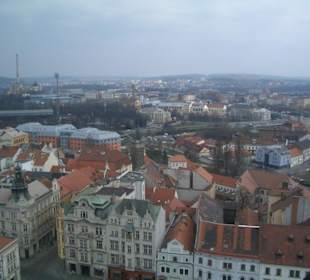 Pohlad z katedraly na namestie