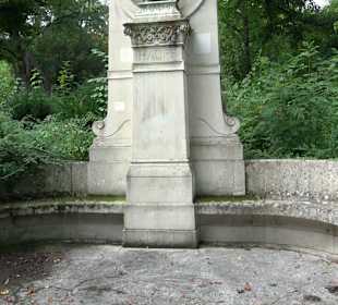 Hauff-Denkmal