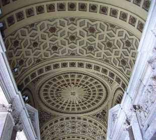 Decke im Eingangsbereich