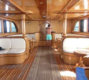 Das Schiff bei der Dolphin-Tour