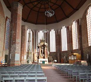 Blick in das Kirchenschiff