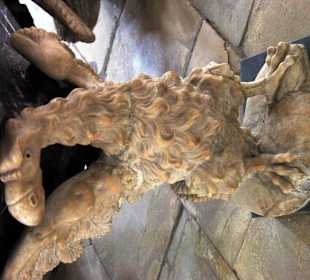 Zweiter Sarkophag Füße