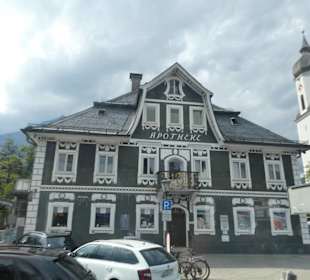 Unterwegs im Ortsteil Garmisch