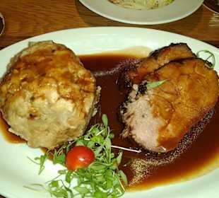 Schweinebraten mit Knödel
