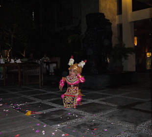 Balinesiche Tänze im Restaurant Caramel