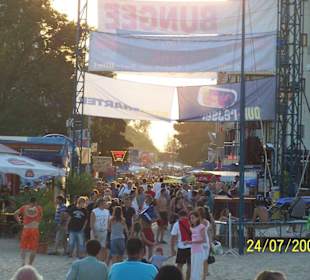 Blick von Seebrücke zur Einkaufsmeile