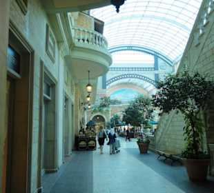 Mercato Mall