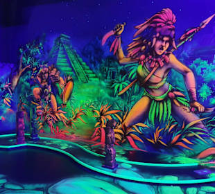 GlowZone 4D Schwarzlicht Minigolf