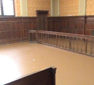 Gericht + Gefängnis 