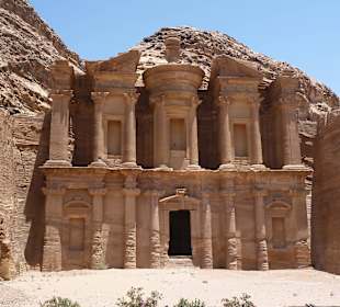 Kloster auf Bergspitze - Petra