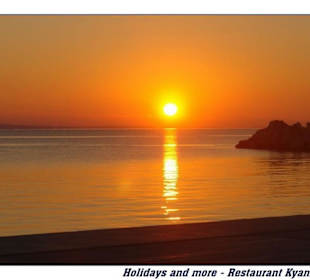 Holidays and more - Sonnenuntergang mit Frappee