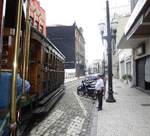 Mit der Bahn durch Santos