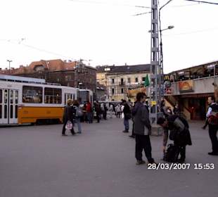 Verkehrsknotenpunkt Mosakuer Platz in Buda