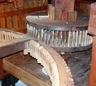 Zahnräder in der Rysumer Mühle