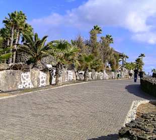Strandpromenade in Richtung Hafen
