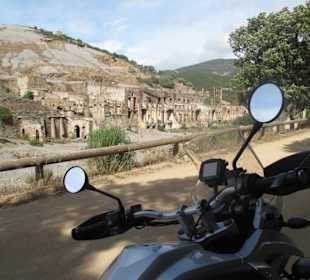 Industrieruine nahe Naracauli