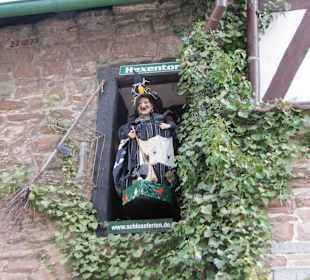 Hexenuhr in Schlossanlage