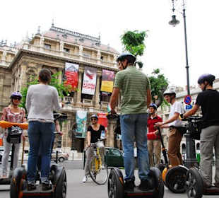 Segways am Opernhaus in Budapest