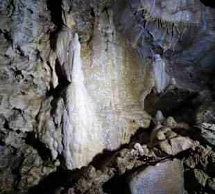 Rundgang durch die Teufelshöhle
