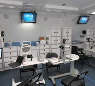 Fliegende Augenklinik Orbis zu Besuch
