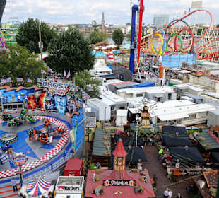 Blick vom Riesenrad auf die Rheinkirmes