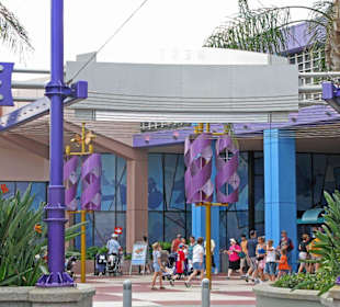 buntes Treiben... in bunter Umgebung