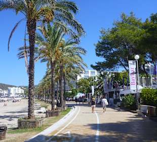 Promenade mit Stadtstrand von San Antonio