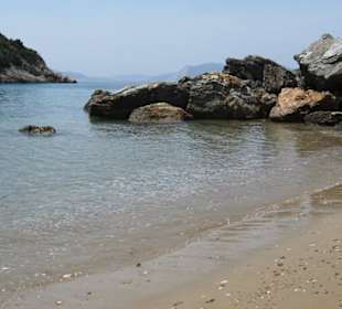 Strand in der Klima Bay nahe Limnionas