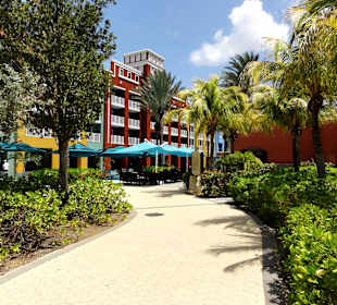 Impressionen aus der Renaissance Shopping Mall